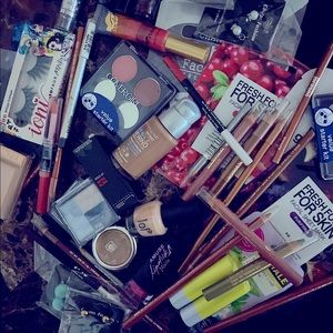 Make up bundle